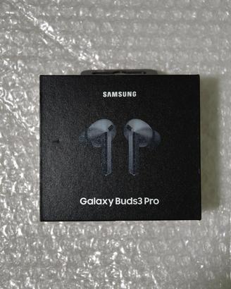 Samsung Galaxy Buds 3 Pro con clip case originale