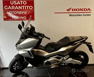 Honda Forza 750 .