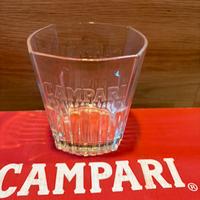 Bicchieri Campari e Bulldog gin