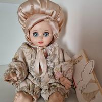 Bambola in porcellana da collezione Cleò Faenza