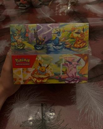 Pokémon Evoluzioni Prismatiche: Mini Tin Display