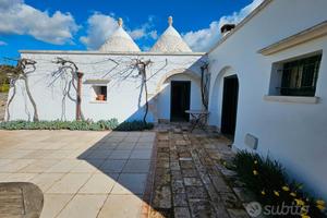 MARTINA FRANCA- Trulli con lamia e deposito