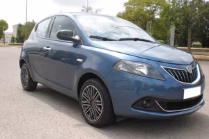 Lancia Ypsilon 1.0 del 2023, full, nuovissima