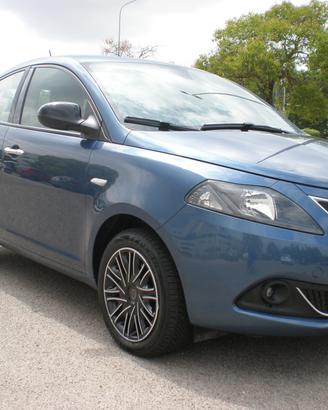 Lancia Ypsilon 1.0 del 2023, full, nuovissima