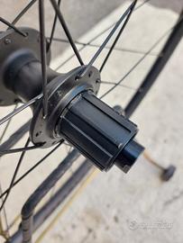 Bontrager Mozzo+Asse+Corpetto