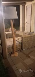 Lampada con tronco in legno