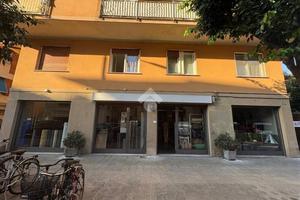 NEGOZIO A CHIAVARI