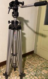 Cavalletti professionali Manfrotto e Hitachi.