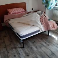 Letto in doghe + materasso memory+ 2 comodini