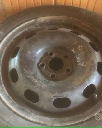 CERCHI in FERRO con pneumatici 185 60 R15