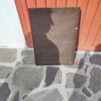 Vetrinetta in legno con ripiani in vetro 