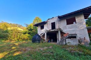 VILLA SINGOLA A CASTIGLIONE TORINESE