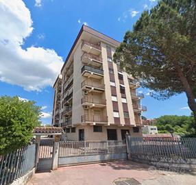 Locale commerciale 200 mq Frosinone Via Rieti