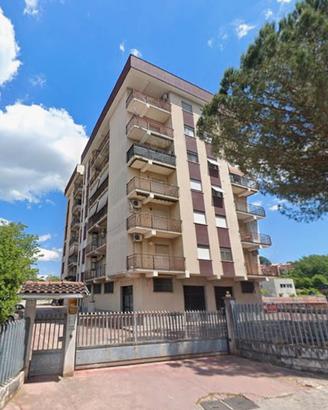 Locale commerciale 200 mq Frosinone Via Rieti