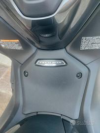  Yamaha -max 560