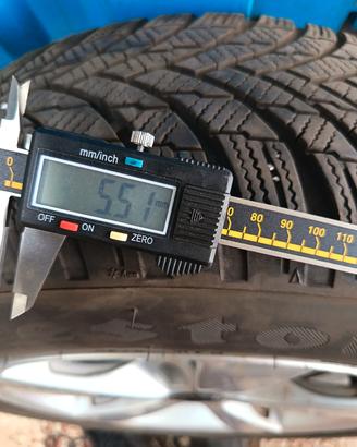 Gomme invernali 195/65 R15 con  cerchi in Lega