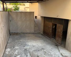 Deposito Frattamaggiore circa 250 mq con tettoia