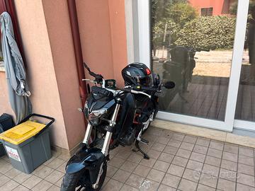 Benelli tnt 125
