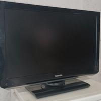 Televisore TV LCD Toshiba 22 con lettore DVD-DivX