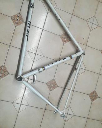 Telaio Moser tubi Columbus + Manubrio Campagnolo