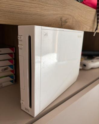 Nintendo Wii con 12 Giochi e adattatori video