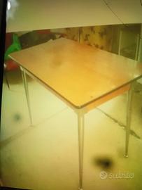 tavolo in formica 