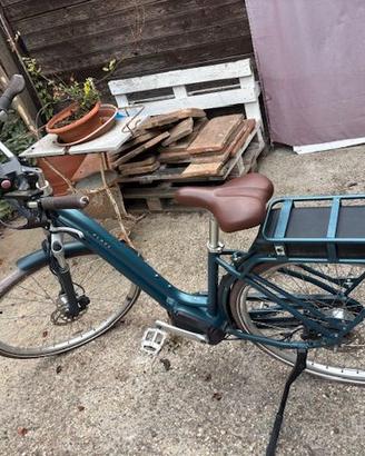 bici citta elettrica con pedalata assisistita