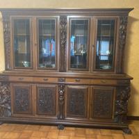 Splendita vetrina in noce