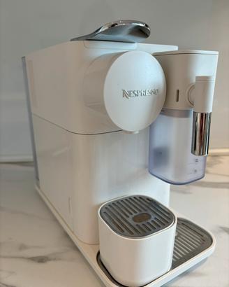 De’Longhi Lattissima One Nespresso Macchina caffè