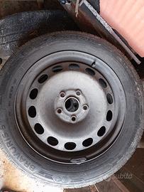 5 cerchi con gomme 30%