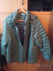 giacca con cappuccio impermeabile