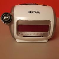 Radiosveglia con proiettore a soffitto