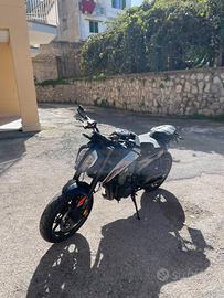KTM Duke 790