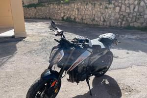 KTM Duke 790