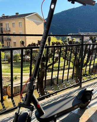 Xiaomi Electric Scooter 5 come nuovo + casco