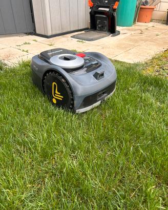 Robot tagliaerba Segway Navimow i108e