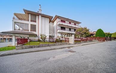 TRILOCALE CON TERRAZZO!!!