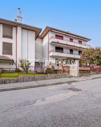 TRILOCALE CON TERRAZZO!!!