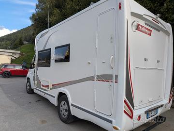 camper semintegrale modello schallenger 