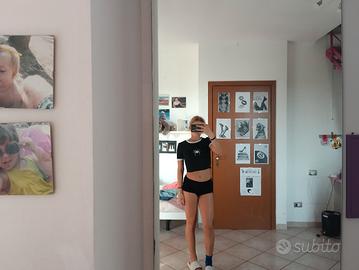 maglia aderente ragno ragazza