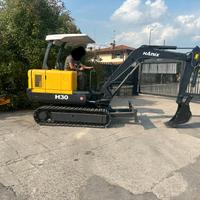 E236 - Escavatore 30 q Hanix