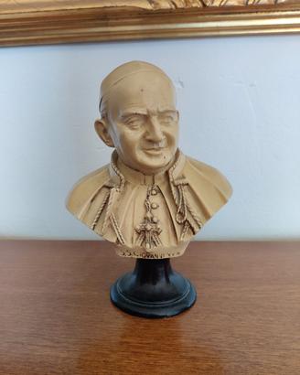 Mezzobusto papa