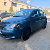 Lancia Ypsilon 1.0 FireFly 5 porte S&S Hybrid Albe