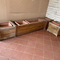 Fioriera in teak (Unopiù) con vaso contenitivo
