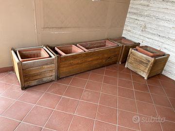 Fioriera in teak (Unopiù) con vaso contenitivo