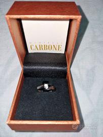 Anello in oro bianco con diamante 