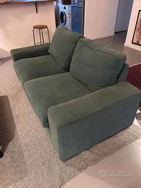 Divano in tessuto a coste verde