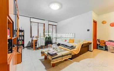 TRE LOCALI PIANO ALTO CON BOX