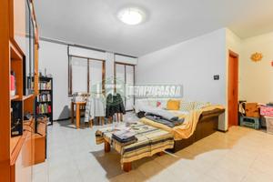 TRE LOCALI PIANO ALTO CON BOX