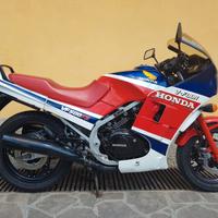 Honda VF 500 F2